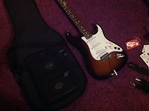 FENDER Roland G-5 VG - Stratocaster sunburst