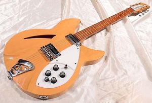 Rickenbacker 330 1967 Used w / Original Hard Case