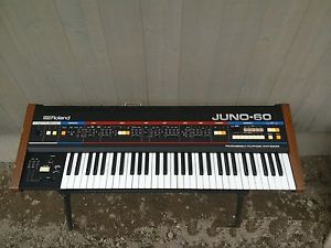 Roland JUNO-60 6voice programmable polyphonic synthesizer serviced.