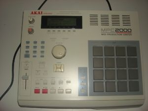 Akai MPC 2000 MPC2000 32MB Sampler Sequencer Workstation MPC-2000