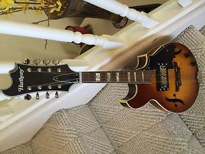 HARMONY H835 USA 1972 VINTAGE MANDOLIN W/CASE EXCELLENT SHAPE!!!