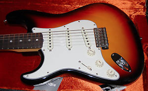 2015 Fender American Vintage 65 Stratocaster 3-Tone Sunburst Left Handed 7lb 5oz
