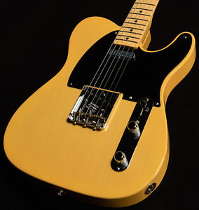 Fender American Vintage "Thin Skin" ’52 Telecaster Electric Guitar