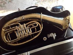 Baritone Horn Bb 4 Rotary Valve Model in Excellent Condition, Very Close To New.
