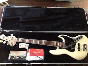 FENDER AMERICAN DELUXE JAZZ BASS® V (Olympic White Alder Rosewood W/case)