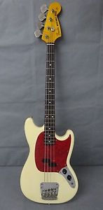 1997-00 FENDER JAPAN MUSTANG BASS MB98-70SD VWH DUNCAN FENDER GB ALDER