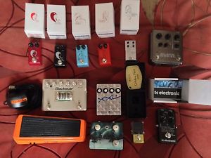 HUGE Lot of Pedal Effects for Electric Guitar ***WORKING*** SEE DESCRIPTION