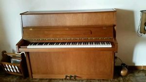 Klavier Wagner Modell 112 Fabriknummer 27566