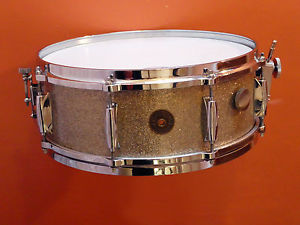 VINTAGE GRETSCH MODEL NO 4157 RB PALE GOLD SPARKLE 14 x 5 SNARE DRUM 60s W/CASE