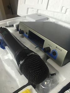 Sennheiser EW500 935G3-B Wireless Handheld Microphone System