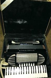 Beautiful excelsior excelsiola 711 accordion accordian with case
