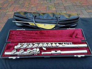 Yamaha YFL-481 II 925 Silver Open Hole Flute B Foot W/ Case