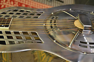 Long scale baritone resonatorgitarre (dobro), custom rebuilt by Jed Kubiak