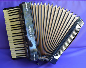 Hohner Amati lV Organola in Blue Accordion