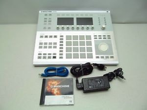 Native Instruments (NI) "Maschine Studio White" Groove Production System