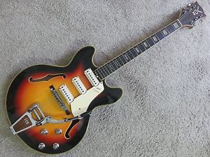Vintage 1966 Vox Bobcat Guitar Sunburst Very Clean 3 Pick Ups Tremolo Wow