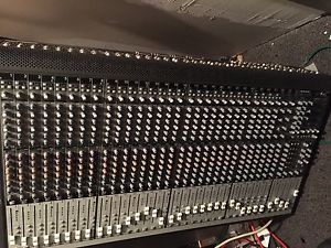 Mackie Onyx 32.4 32-channel/4-Bus Console