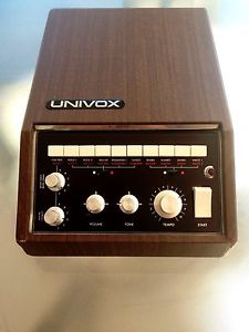 KORG MINI POPS 3 / UNIVOX SR-55 vintage analogue drum machine percussion