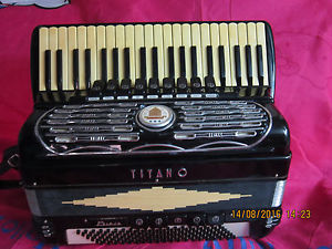 TITANO 120 bass prince ACCORDION  USED GOOD PARTS IN SIDE  FULL SIZE