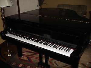 Yamaha C1 Baby Grand Piano Polished Ebony YEAR 1996
