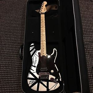 EVH EVH Striped Series White with Black Stripes
