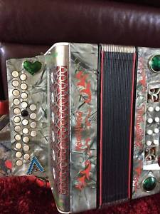 Meinel & Herold Squeeze Box