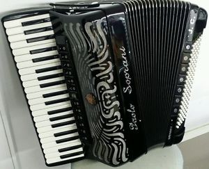 Paolo Soprani Cassotto (by Scandalli ) voci a mano WIE NEW! ! !