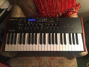 DAVE SMITH MOPHO X4 ANALOG SYNTH - KILLER TONES SUB OSCS FAT FILTER