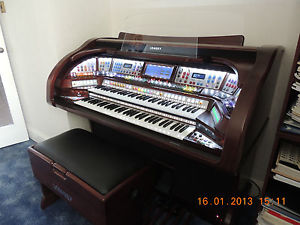 Lowrey Symphony Organ