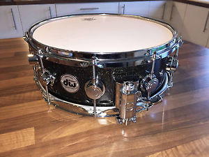 Drum Workshop 5.5"X14" Super Solid Maple Snare in Black Ice Finish Ply - Mint