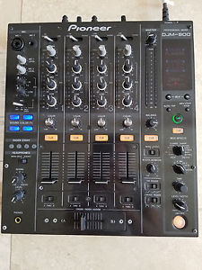 Pioneer DJM 800 DJ Mixer,  4-channel high-end digital mixer