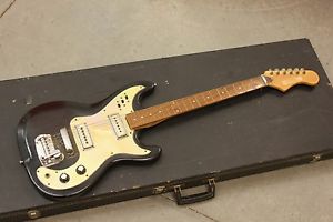 LEE TERRY MUSICAL INSTRUMENTS VINTAGE 1960s ELECTRIC GUITAR KLUSON TUNERS