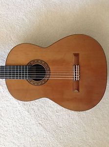 1974 Robert Ruck classical guitar