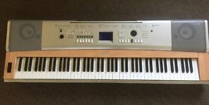Yamaha YPG-625 electric piano