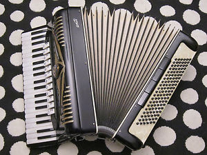 SALANTI 4/5 LMMH ACCORDION/ACCORDIAN, SEE VIDEO, I HAVE SHIPPED 50 TO BRAZIL