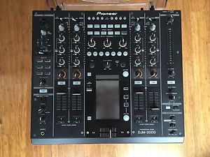 Pioneer DJM 2000