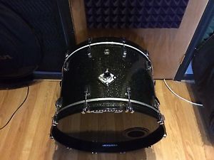 Ludwig Classic Maple 16x24 Bass Drum Black Glass Glitter