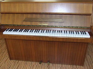 Klavier Ferd. Manthey Nußbaum