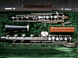 Oboe  beschrifftet „Original G. Rudolf Uebel“ aus Grenadillholz