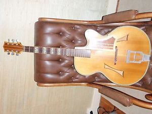 HÜTTL OPUS 59 ARCHTOP 1950 AVEC COFFRET D'ORIGINE