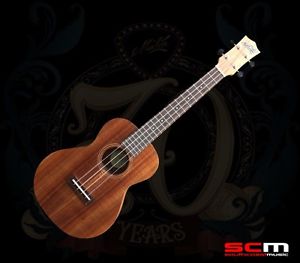 MATON ACOUSTIC-ELECTRIC TENOR UKULELE SOLID AUSTRALIAN BLACKWOOD in HARD CASE