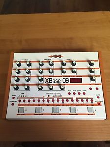 jomox Xbase 09