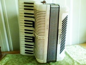 Akkordeon Hohner Verdi III M perlmutt gut erhalten Top 120 Bässe Made in Germany