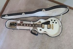 GIBSON LES PAUL STUDIO DELUXE/WHITE/GOLD HARDWARE