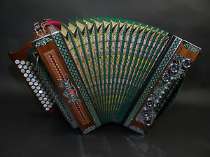 Steirische Harmonika , Strasser , F-B-Es-As , mit Mikrofonen