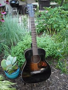 1933-34 Gibson Kalamazoo "Senior" - KG-11 Style Small Body Acoustic w/Orig. Case