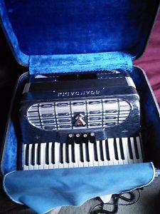 Scandalli Silvana III Accordion N584/5 Made in Italy GREAT CONDITION