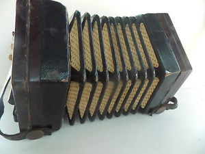Rare 20 + key Lachenal Concertina with original 8 fold bellows