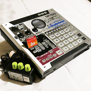 Roland SP-555 Pattern Sequencer Sampler w/Power supply,2 GB Card MIJ