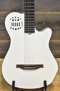 Godin Multiac Grand Concert SA White "SF" El.-Classical Guitar w/ Bag #15362111